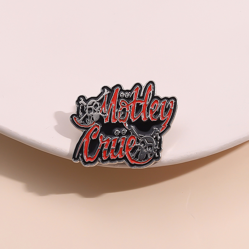 Pin esmaltado de banda de Rock - Heavy Equipment Logo reseña y precio