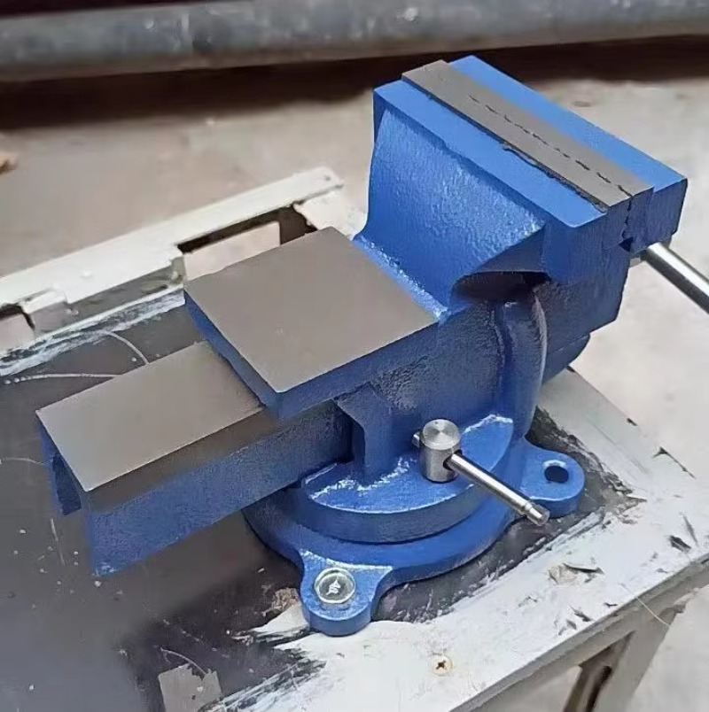 Tornillo de Banco Automático M - Vehicle Heavy Equipment reseña y precio
